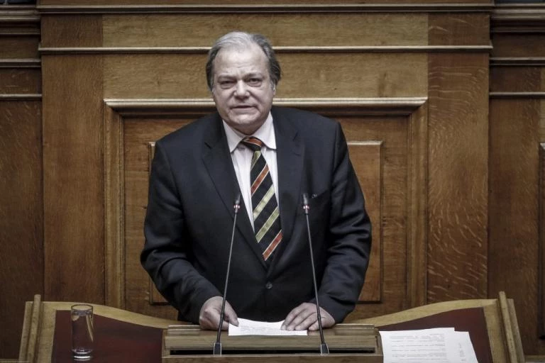 «Βόμβα» Κατσίκη: Αμφισβητεί ότι ο ήταν Ρουβίκωνας πίσω από απόπειρα εισβολής στο γραφείο του